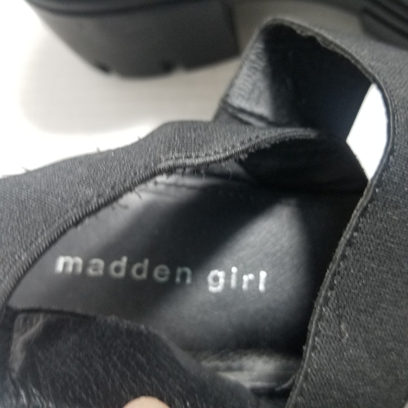 MADDEN GIRL WOMEN'S BLACK CHUNKY HEEL SANDALS SIZE 9.5 - Picture 2 of 16